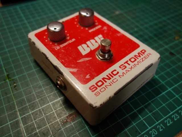 ベース BBE SONIC STOMP ベース/ギターの音をプロっぽく! BBE Sonic Stompレビュー | ベアーズ