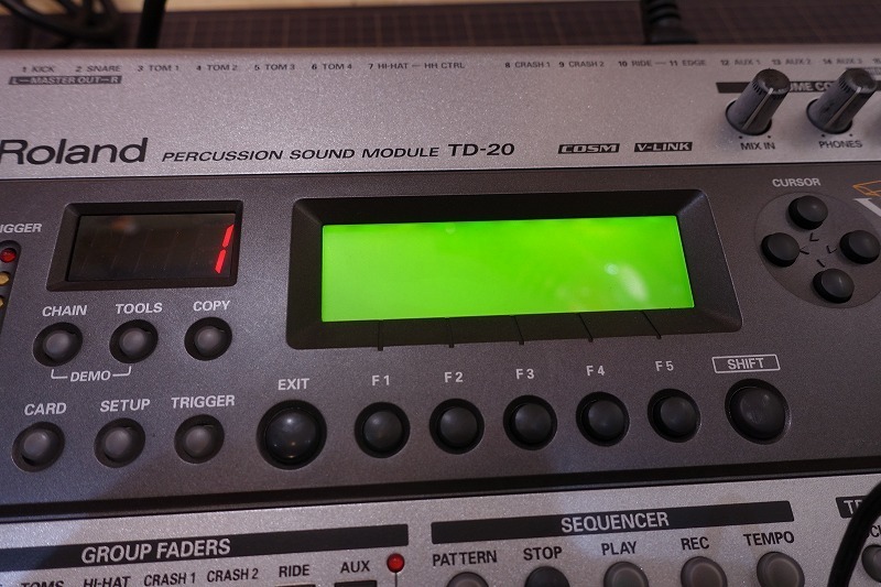 こいち時間 -koichizikan-: 「Roland TD-20（液晶が映りません）」