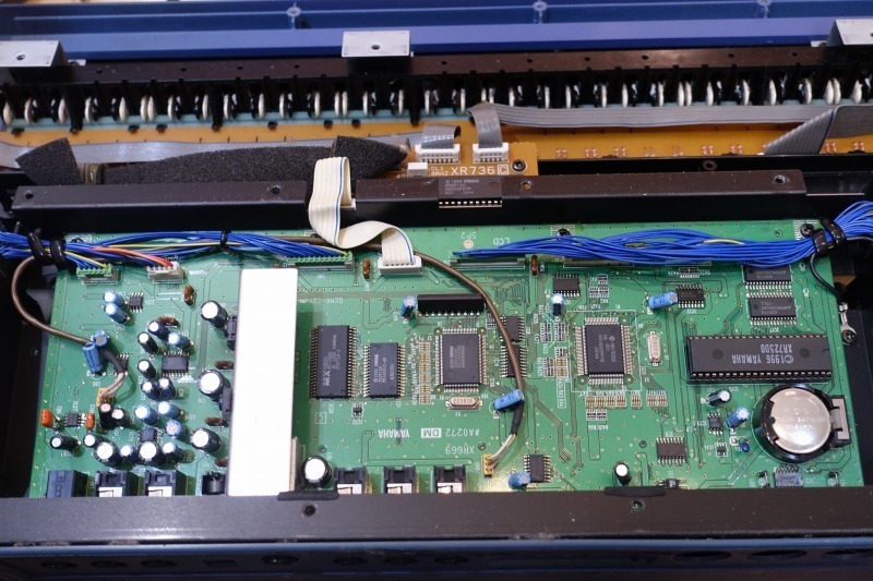 YAMAHA CS1x（バックアップ電池の交換）」: こいち時間